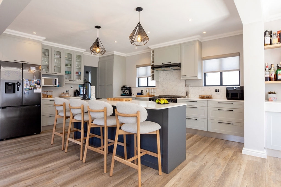 4 Bedroom Property for Sale in Calypso Beach Western Cape